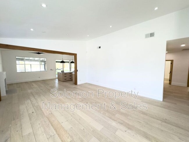 Building Photo - 1111 Britem Ct