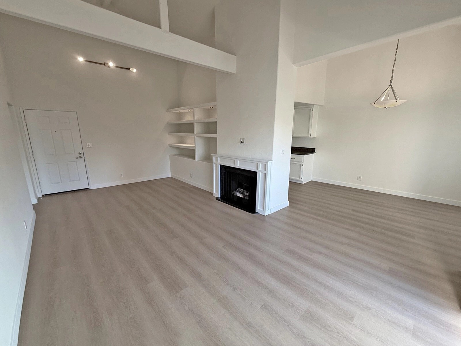 Building Photo - 912 Croft Ave