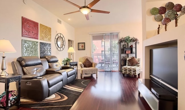 Building Photo - 15 E Agate Ave