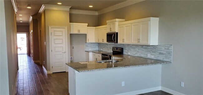 Building Photo - 100 Bailey Kay Ct