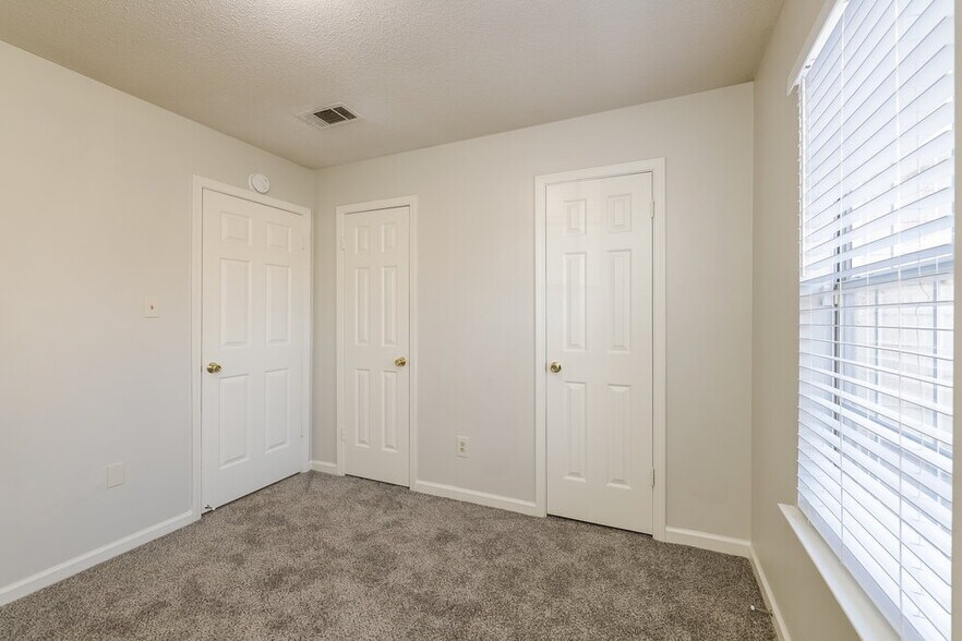 Building Photo - 2581 Arborgreen Cove