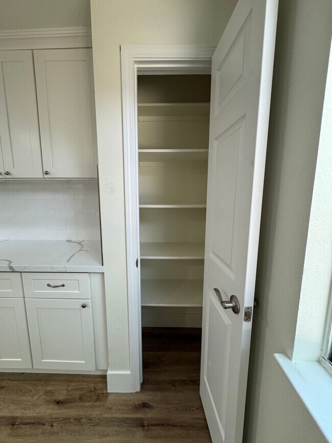 Building Photo - 1024 Michelle Ct