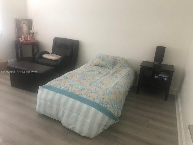 Building Photo - 195 Lakeview Dr