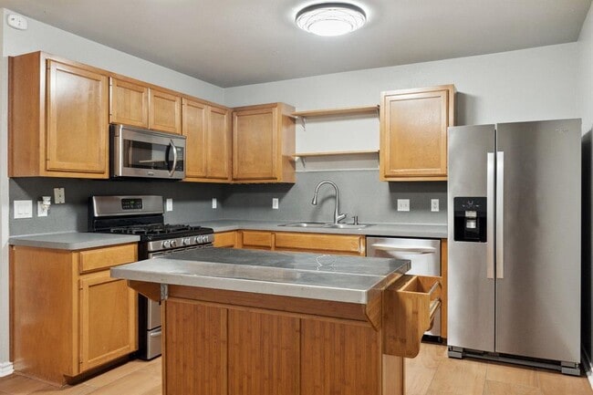Building Photo - 2907 Kestrel Dr