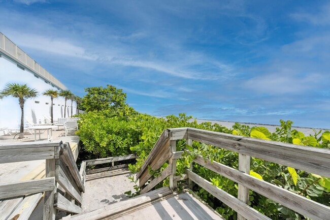 Building Photo - 900 Ocean Dr