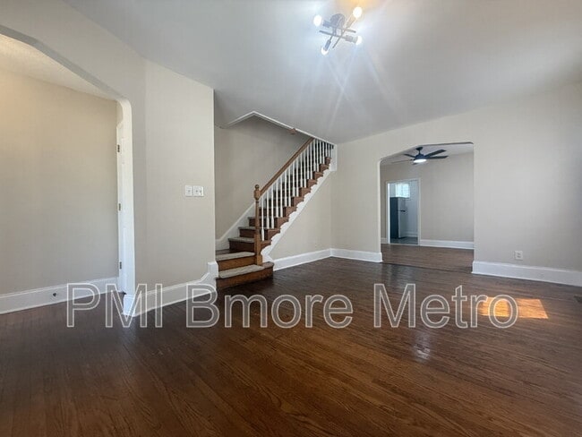 Building Photo - 519 E Cold Spring Ln