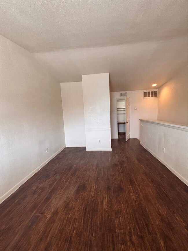 Building Photo - 2110 Wilcrest Dr
