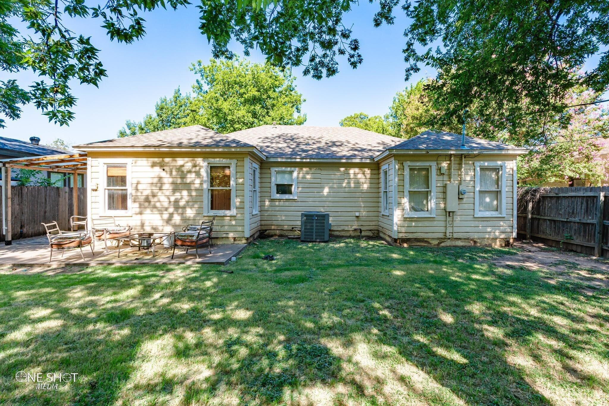 Building Photo - 1333 Amarillo St