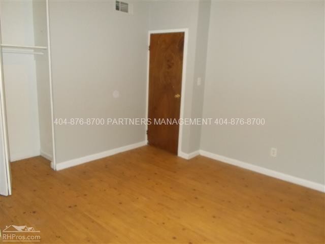 Building Photo - 1834 John Calvin Ave