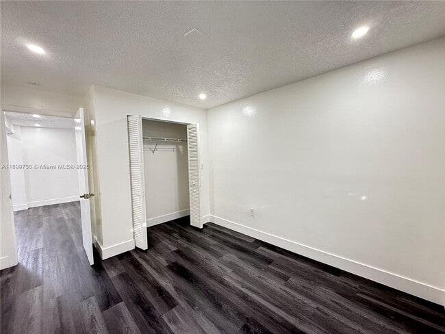 Building Photo - 132 NW 32nd Ct