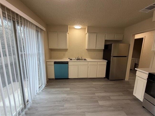 Building Photo - 2400 Berkeley Ave