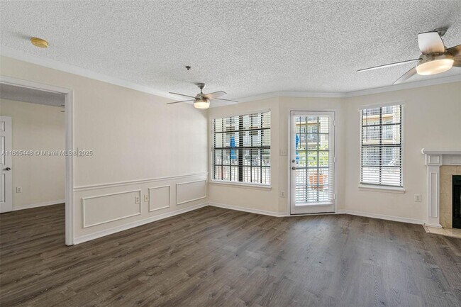 Building Photo - 1000 W Horatio St