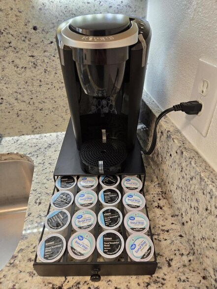 Building Photo - 2208 Irene St