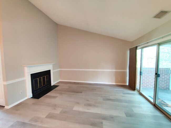 Building Photo - 3151D Covewood Ct