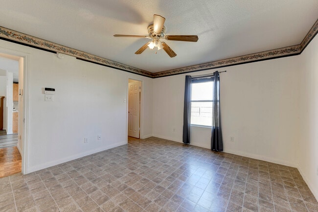 Building Photo - 4201 Thunder Creek Dr