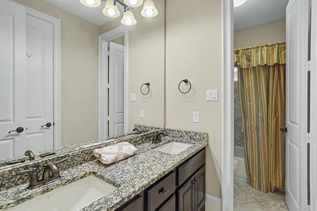 Building Photo - 714 Old Oyster Trail