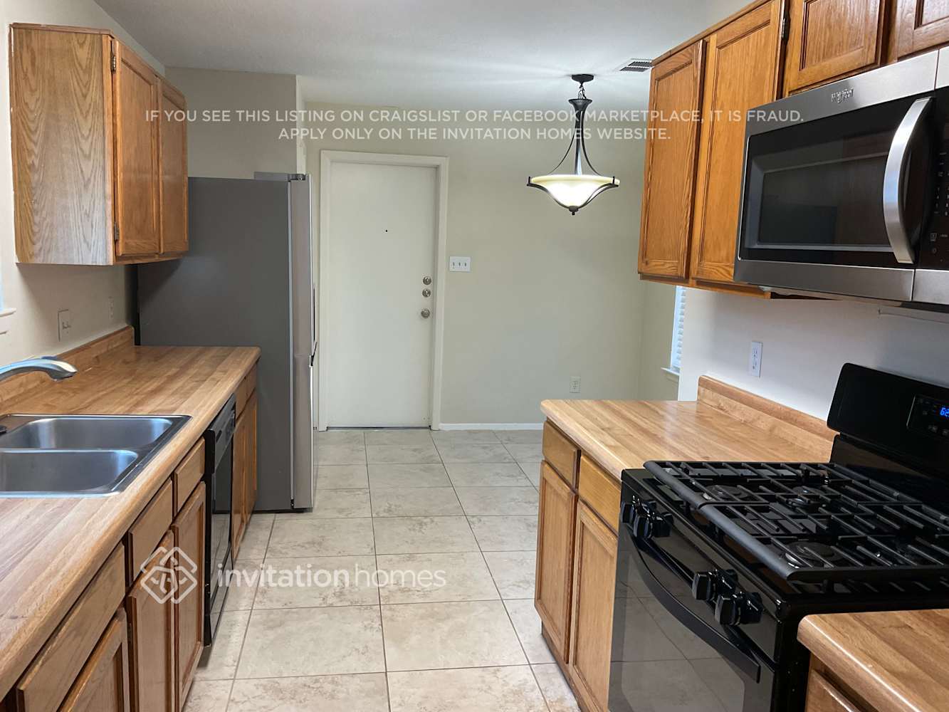Building Photo - 16751 Summer Dawn Ln