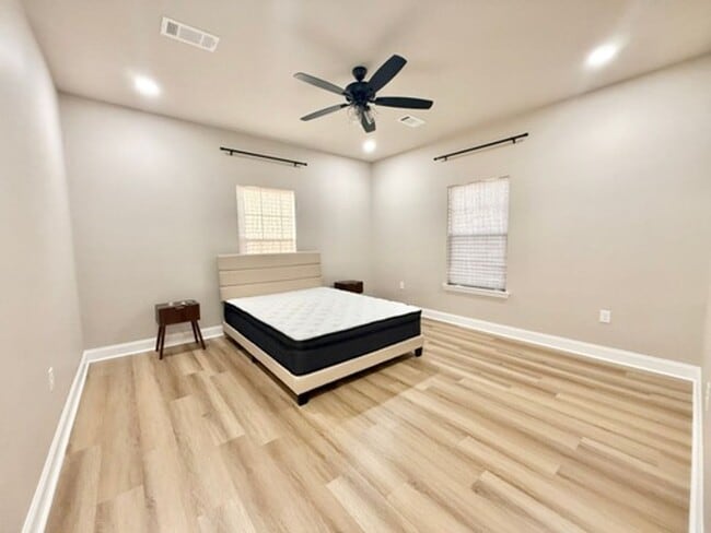 Building Photo - Home for Lease