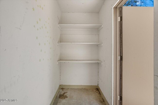 Building Photo - 7842 E Rovey Ave