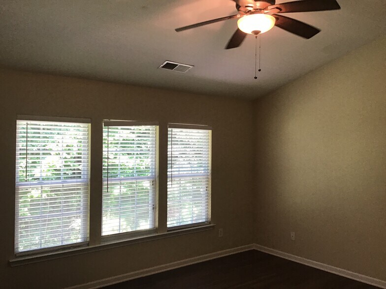 Building Photo - 3309 Glamorgan Ct