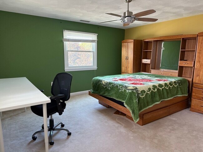 Building Photo - 1 Carnation Cir