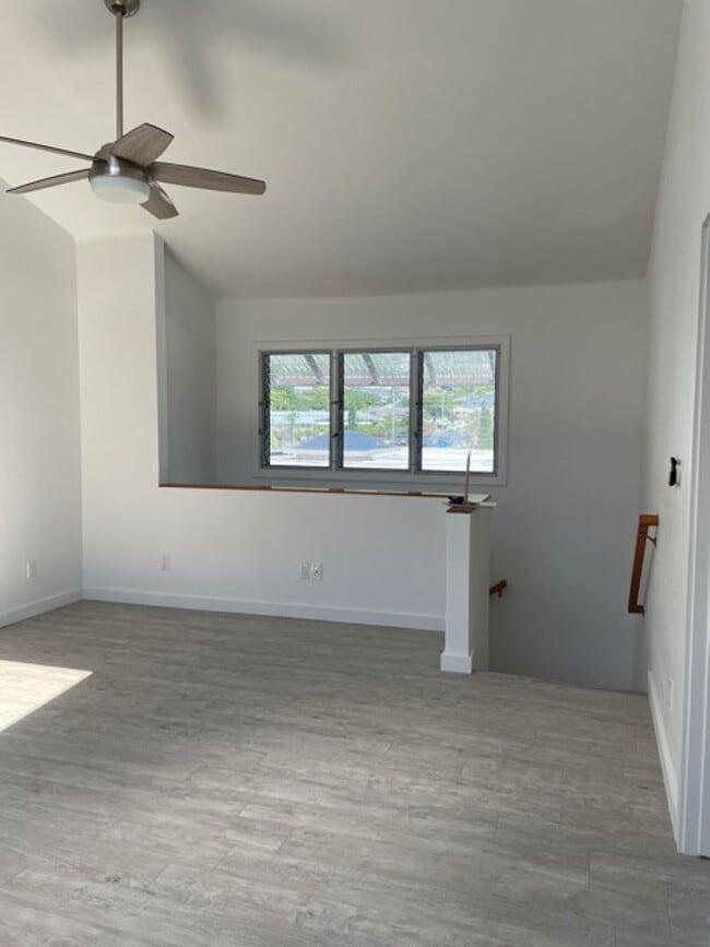 Building Photo - 673 Lawelawe St