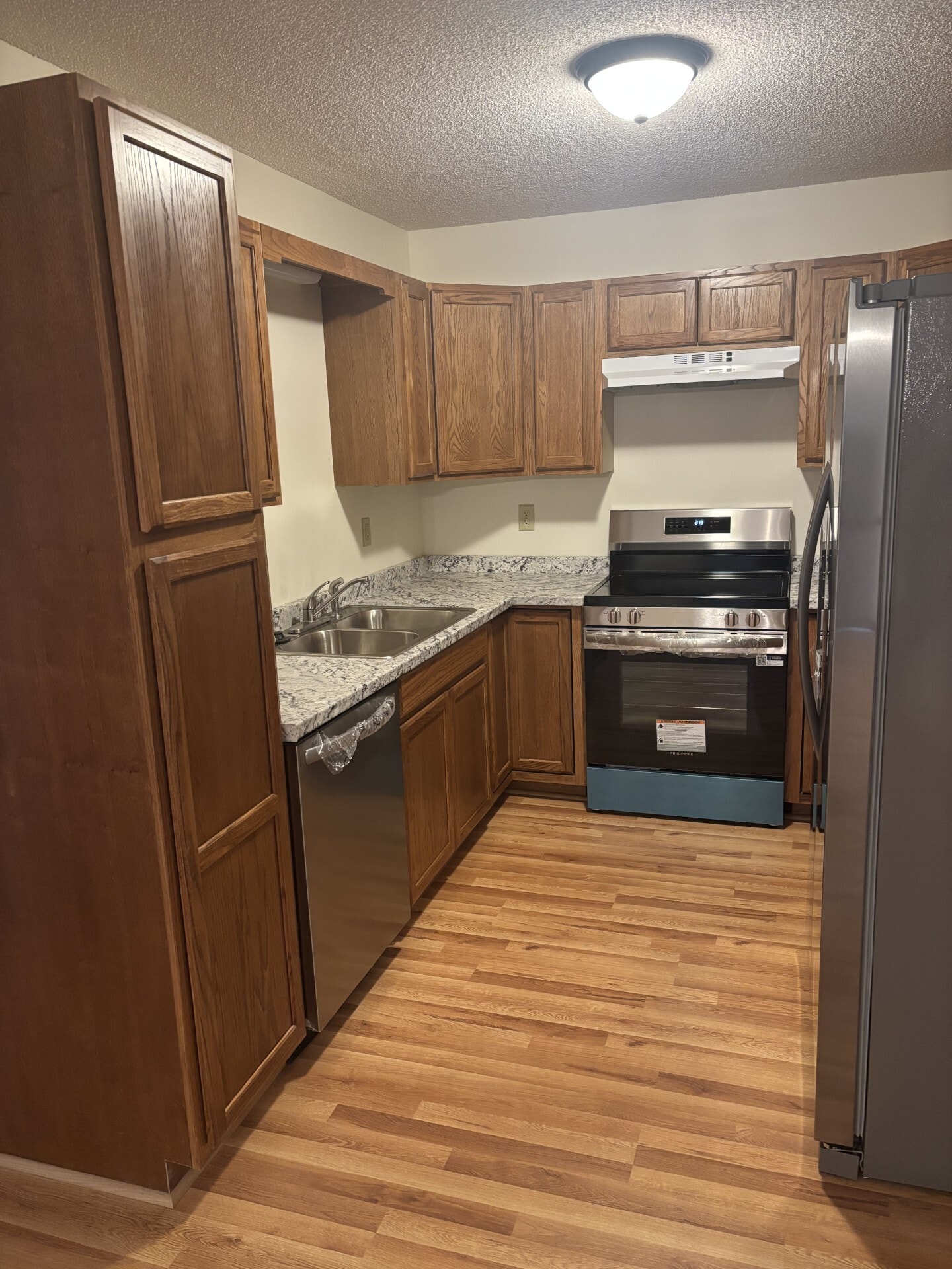 Building Photo - 10317 W Delano Ave