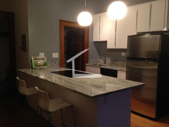 Building Photo - 861 Beacon St