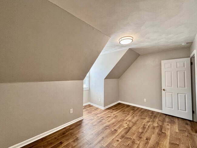 Building Photo - Great Neck Pool Home! First-Time Rental Available NOW! Pet Friendly - Corner Lot - Top Schools!