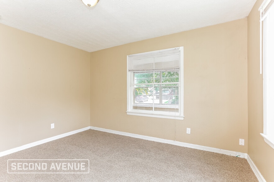 Building Photo - 7048 Alpine St