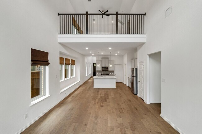 Building Photo - 3100 Greenbriar Dr