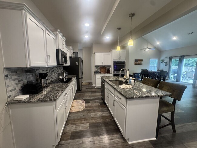 Building Photo - 280 Bluebriar Trace