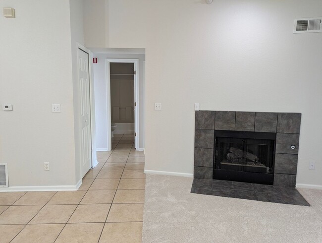 Building Photo - Charming 2BR Condo in Aurora