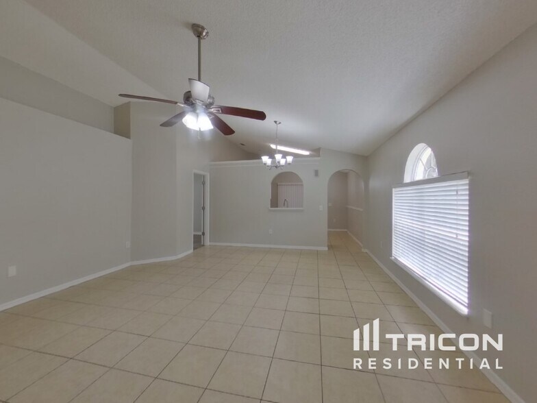 Building Photo - 321 Placid Lake Dr