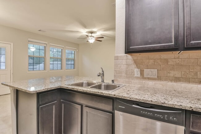 Building Photo - 16131 Beachside Pl