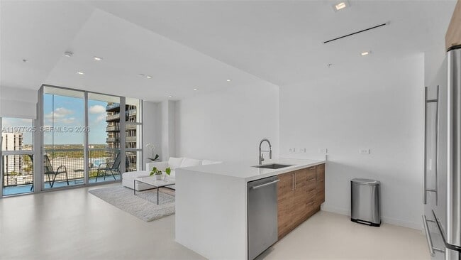 Building Photo - 3301 NE 1st Ave