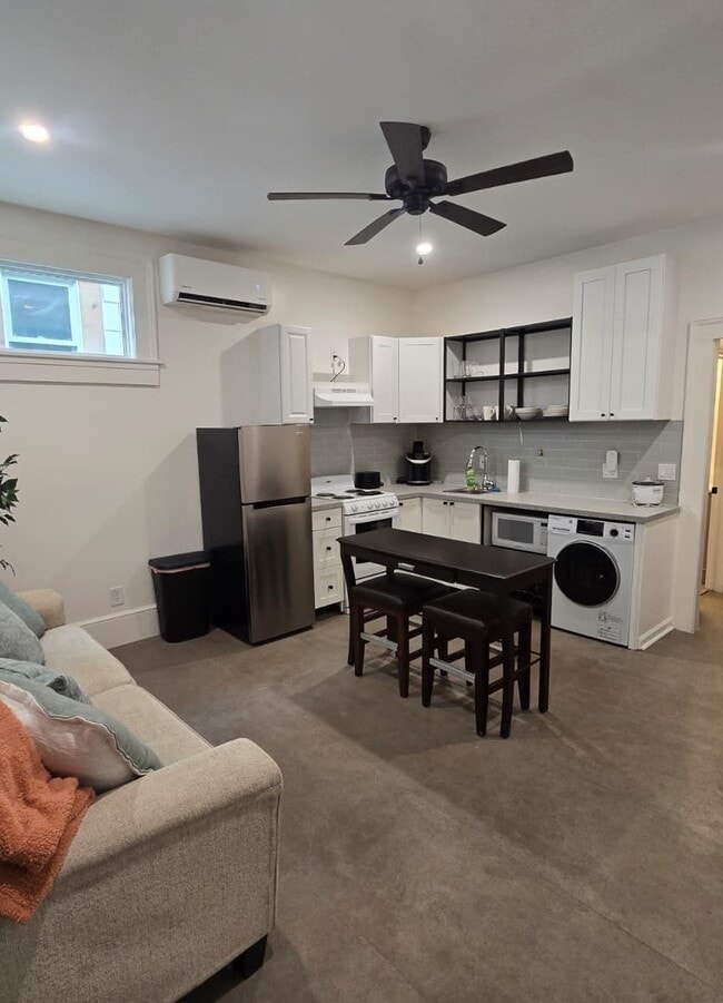 Building Photo - 224 Finley Ave