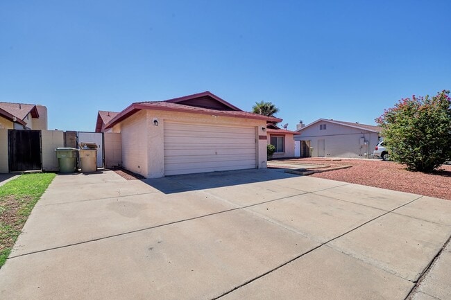 Building Photo - Garden Dr