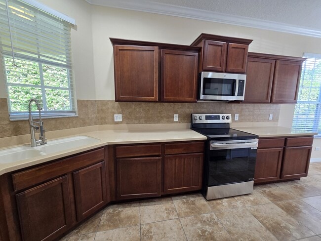 Building Photo - 3521 Sanctuary Dr