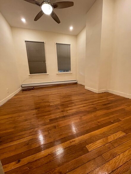 Building Photo - 45 School St