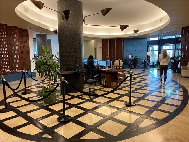 Building Photo - 1500 Bay Rd