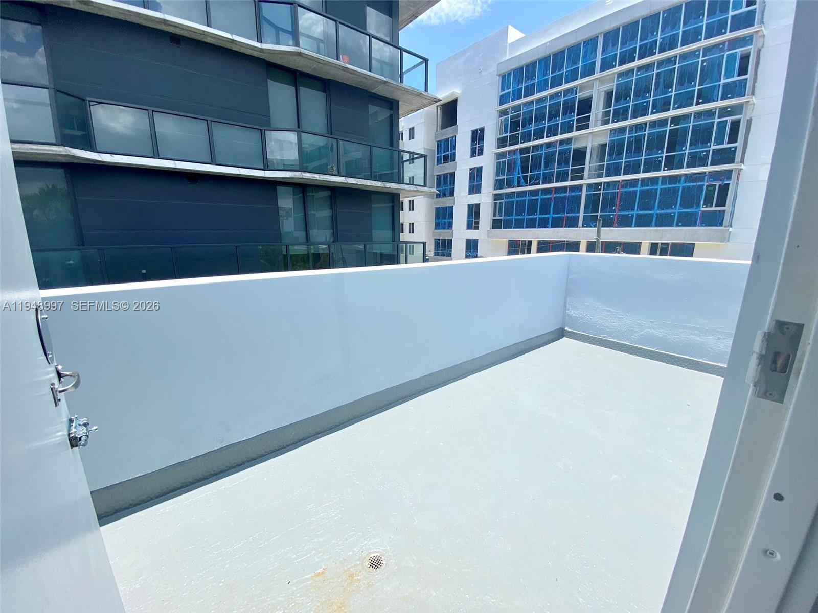 Building Photo - 235 SW 17th Rd