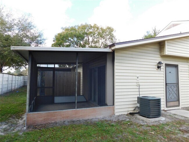 Building Photo - 1118 Spring Meadow Dr