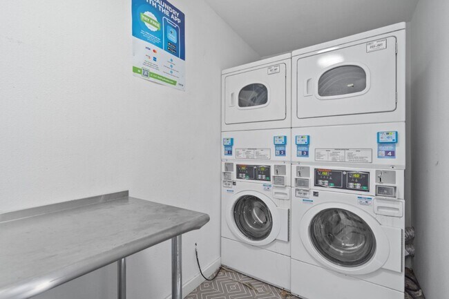 Building Photo - 4105 Speedway, Unit 102