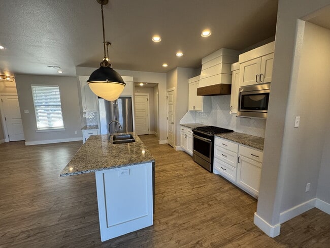 Building Photo - Beautiful Spacious Home in Cooper Schools!