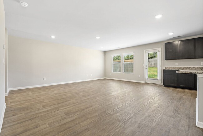 Building Photo - Southgrove