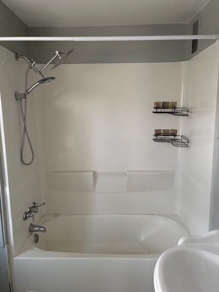 Building Photo - 146 1st St