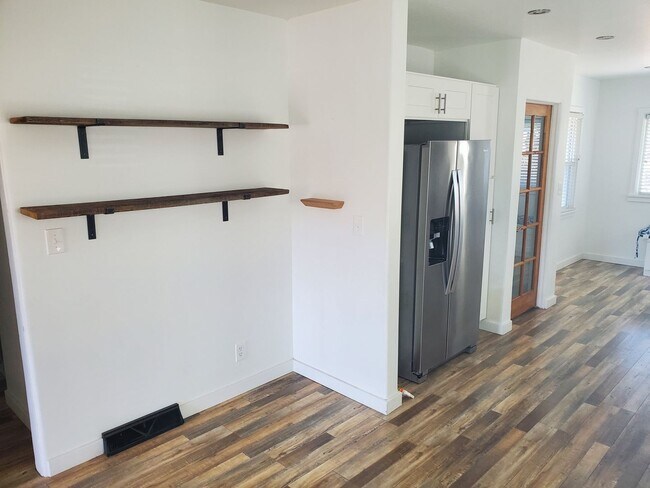 Primary Photo - Spacious 3 BR/2 BR Family Home
