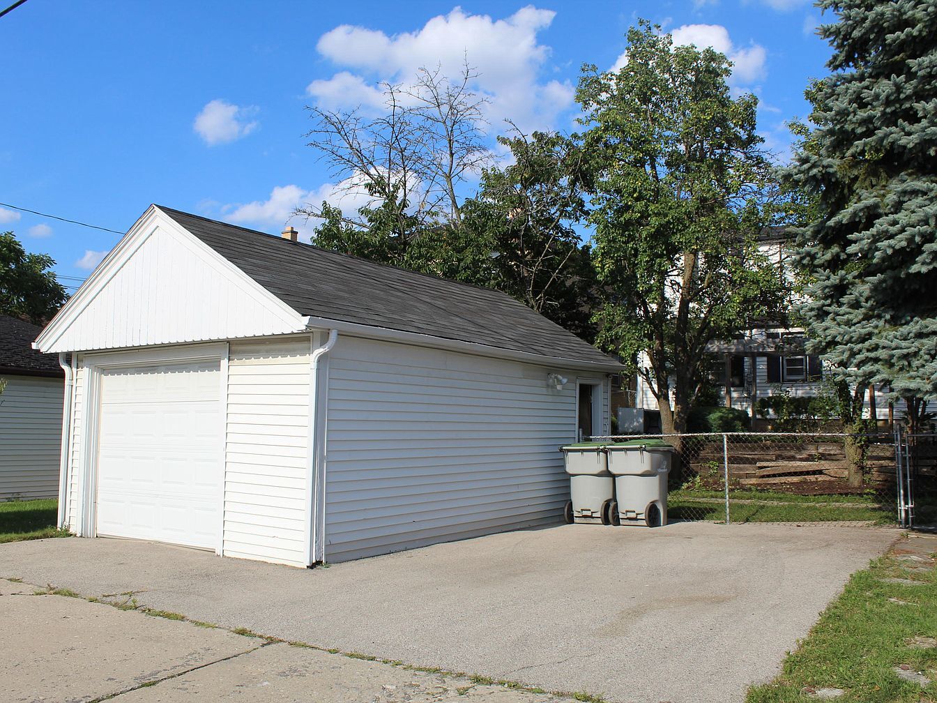 Building Photo - 4049 N 91st St