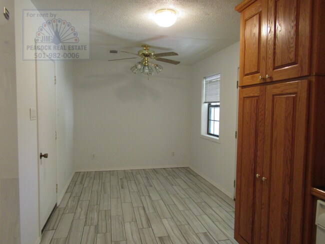 Building Photo - 42 Creekridge Cir